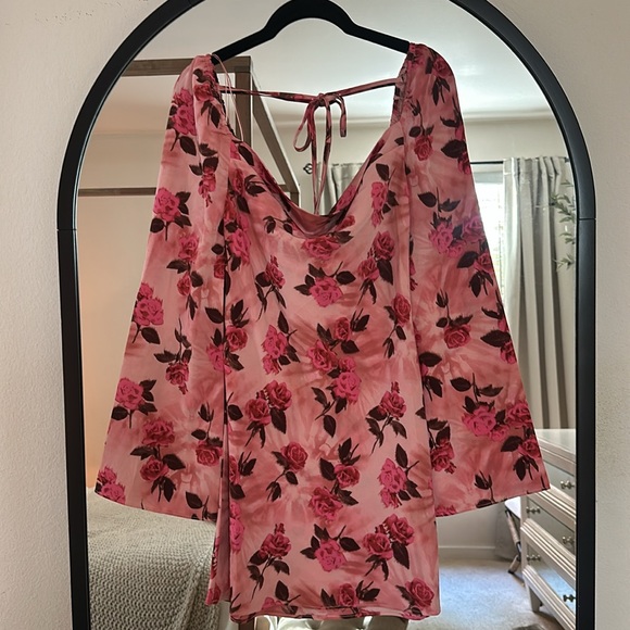 VICI Samar Satin Embossed Roses Cowl Neck Mini S NWOT - Picture 7 of 13